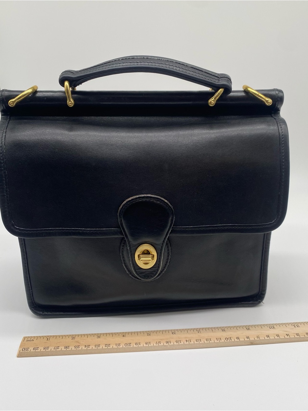 Vintage Coach Willis in black